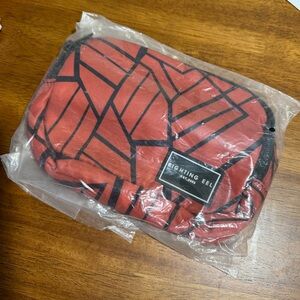 Fighting Eel Side Pouch